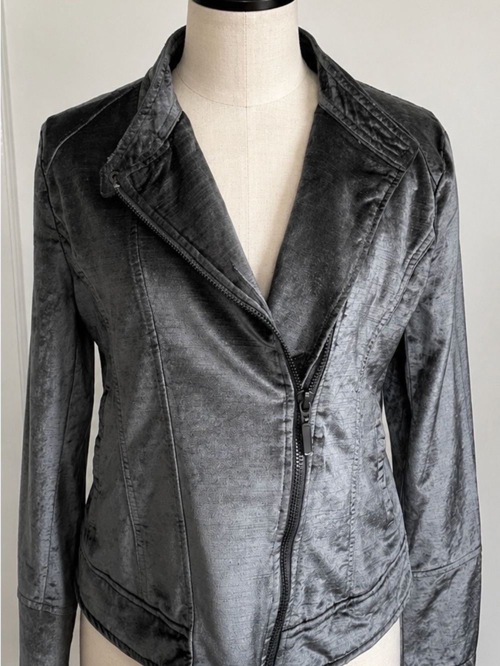 Kenzie Women's Gray Velvet Moto Jacket